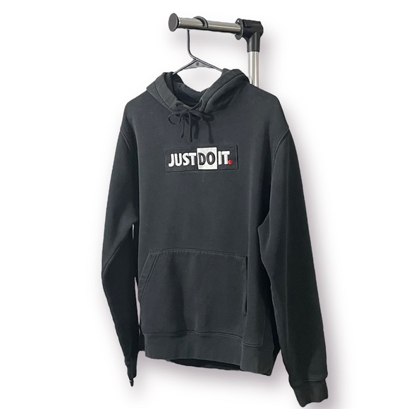 Black Just Do It Nike Men’s Hoodie With Nike Branded Sleeve & Front Pocket - Picture 2 of 5